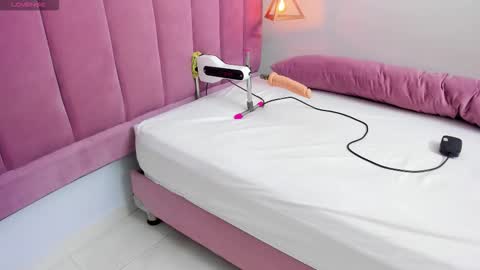 Megan  online show from 11-24-25, 07:35