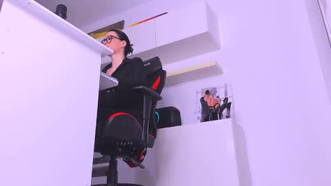 Megan online show from 12-21-24, 04:36