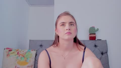 Snapshot of meganysammy chatting on 06-07-26, 03:27 megansammy online show from 06-07-26, 03:27