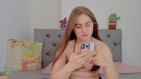 Snapshot of meganysammy chatting on 06-28-26, 02:45 megansammy online show from 06-28-26, 02:45