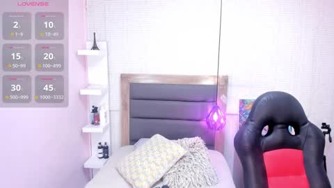 M E G A N  online show from 01-11-26, 03:11