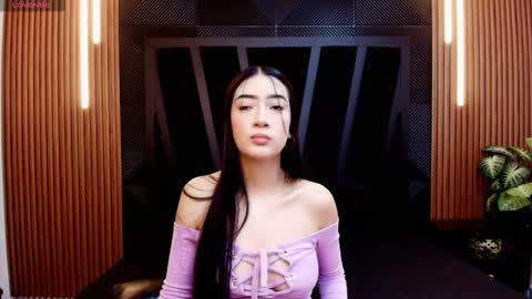 Snapshot of meggan_luxx chatting on 03-27-26, 11:10 MEGGAN LUXX online show from 03-27-26, 11:10