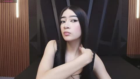 Snapshot of meggan_luxx chatting on 04-01-26, 11:11 MEGGAN LUXX online show from 04-01-26, 11:11