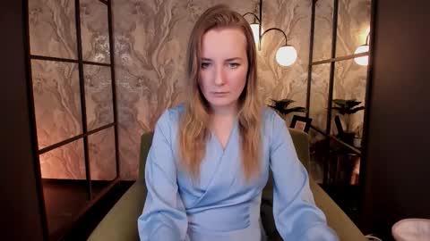 Meggy online show from 11-14-25, 01:43