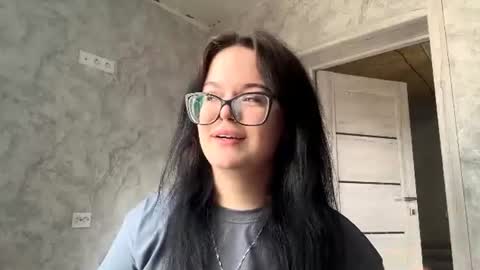 Snapshot of meghanlui chatting on 06-12-26, 01:10 Hanna online show from 06-12-26, 01:10