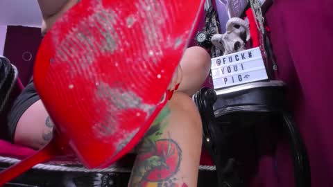 Snapshot of megoddessara chatting on 11-04-25, 11:59 Goddess Sara online show from 11-04-25, 11:59