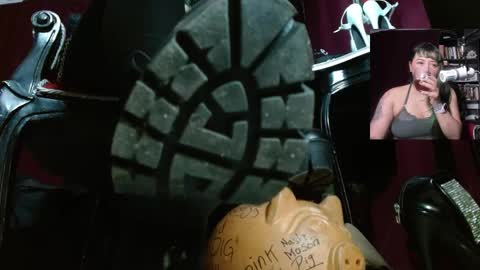 Snapshot of megoddessara chatting on 05-01-26, 12:37 Goddess Sara online show from 05-01-26, 12:37