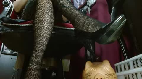 Snapshot of megoddessara chatting on 05-31-26, 04:14 Goddess Sara online show from 05-31-26, 04:14