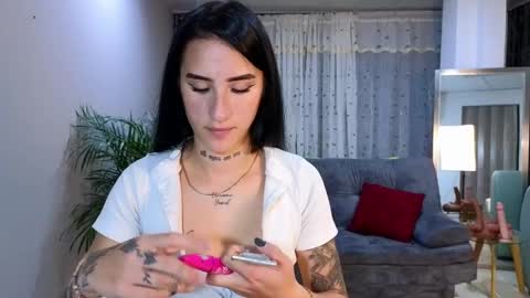 Mei online show from 02-10-25, 01:03