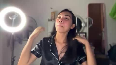 meiluxe online show from 04-13-26, 12:21