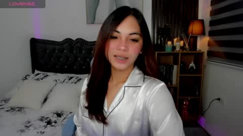 Snapshot of meiluxe chatting on 07-24-26, 10:02 meiluxe online show from 07-24-26, 10:02
