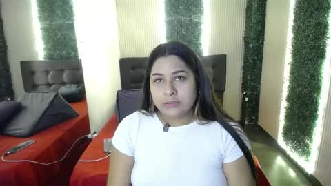 Snapshot of meipink chatting on 05-17-26, 07:10 meipink online show from 05-17-26, 07:10
