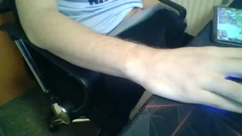 Snapshot of meks5544 chatting on 01-01-25, 06:49 meks5544 online show from 01-01-25, 06:49