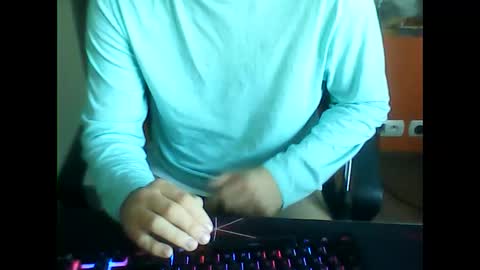 Snapshot of meks5544 chatting on 10-19-25, 08:59 meks5544 online show from 10-19-25, 08:59