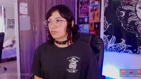 Melissa  -  -  Please help me to reach 100 thumbs up online show from 09-09-25, 03:33