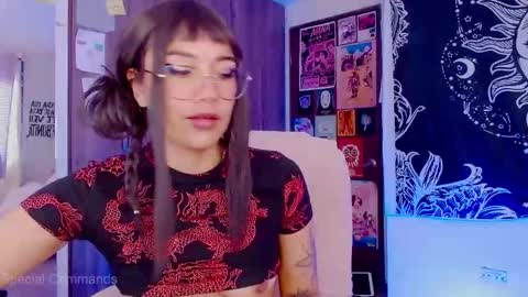 Melissa  -  -  Please help me to reach 100 thumbs up online show from 10-01-25, 12:33