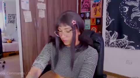 Melissa  -  -  Please help me to reach 100 thumbs up online show from 10-16-25, 04:30