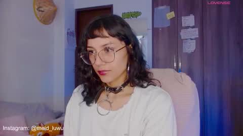 Melissa  -  -  Please help me to reach 100 thumbs up online show from 02-08-26, 11:08