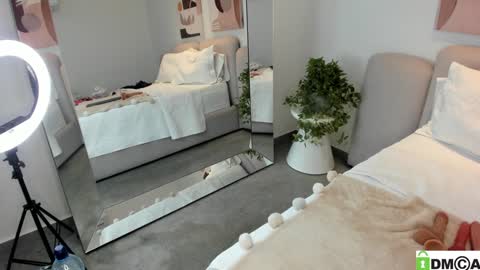 Melanie Baez online show from 02-06-25, 06:51