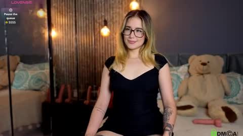 Melanie Baez online show from 04-20-26, 02:14