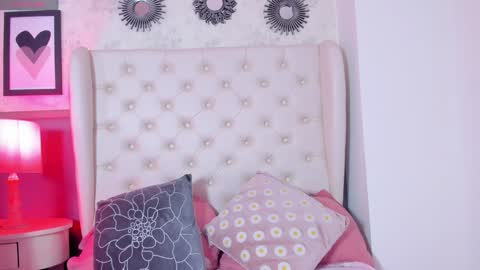 Snapshot of melanie__hills chatting on 01-16-25, 11:26 Melanie online show from 01-16-25, 11:26