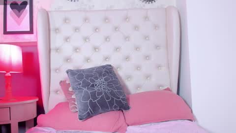 Snapshot of melanie__hills chatting on 01-16-25, 05:33 Melanie online show from 01-16-25, 05:33
