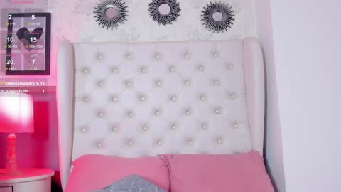 Snapshot of melanie__hills chatting on 01-18-25, 02:23 Melanie online show from 01-18-25, 02:23