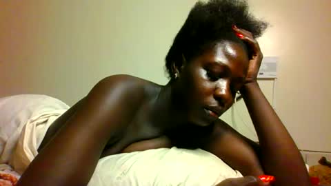Snapshot of melanie_bae1 chatting on 06-02-26, 03:19 melanie_bae1 online show from 06-02-26, 03:19