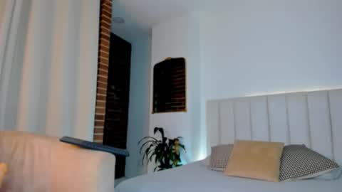 Snapshot of melanie_diaz chatting on 02-20-26, 02:19 melanie_diaz online show from 02-20-26, 02:19