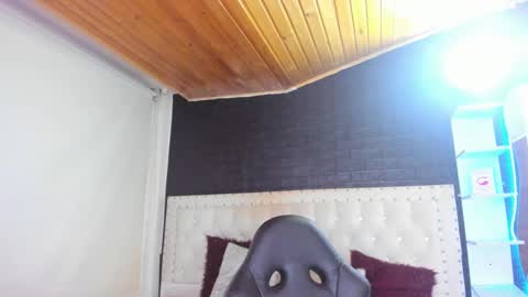 Melanie  online show from 02-25-25, 07:20