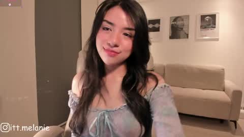Snapshot of melanie_owo chatting on 05-13-26, 01:36 Melanie online show from 05-13-26, 01:36