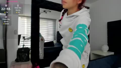 Melanie roux  online show from 02-04-26, 12:22