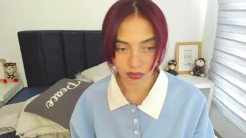 Snapshot of melanie_roux_ chatting on 07-17-26, 04:01 Melanie roux online show from 07-17-26, 04:01