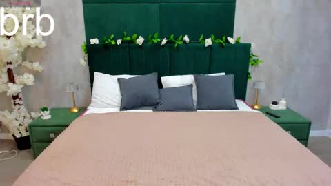 Melanie online show from 11-13-25, 01:15