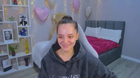 Snapshot of melaniealves chatting on 03-08-26, 12:53 MelanieAlves online show from 03-08-26, 12:53