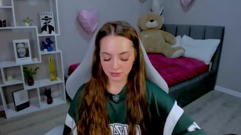 Snapshot of melaniealves chatting on 03-17-26, 06:33 MelanieAlves online show from 03-17-26, 06:33