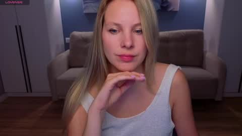 Snapshot of melaniebennett chatting on 05-07-26, 06:52 Melanie Bennett online show from 05-07-26, 06:52