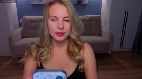 Snapshot of melaniebennett chatting on 05-08-26, 06:19 Melanie Bennett online show from 05-08-26, 06:19