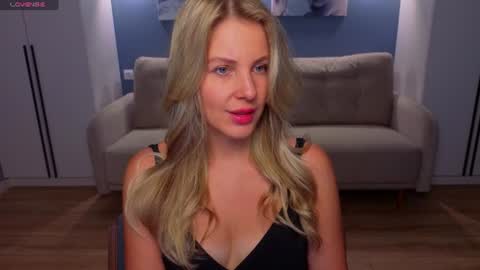 Snapshot of melaniebennett chatting on 06-14-26, 06:59 Melanie Bennett online show from 06-14-26, 06:59