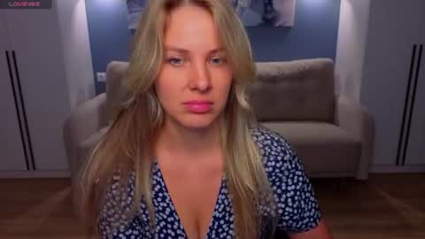 Snapshot of melaniebennett chatting on 06-18-26, 06:46 Melanie Bennett online show from 06-18-26, 06:46