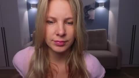 Snapshot of melaniebennett chatting on 07-18-26, 07:34 Melanie Bennett online show from 07-18-26, 07:34