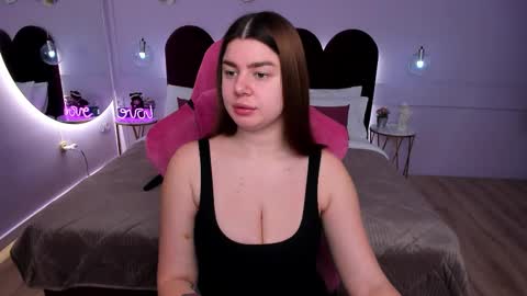 Snapshot of melaniecarterr chatting on 02-25-26, 06:12 Melanie online show from 02-25-26, 06:12