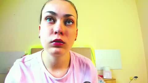 Snapshot of melaniecutys chatting on 05-30-26, 05:37 Melania online show from 05-30-26, 05:37