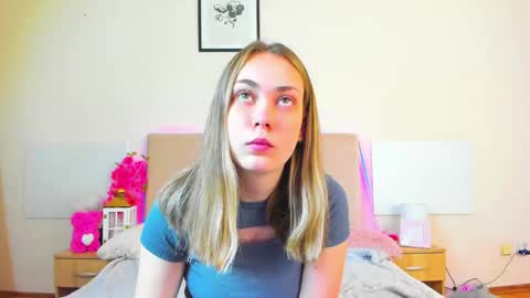 Snapshot of melaniecutys chatting on 06-05-26, 05:36 Melania online show from 06-05-26, 05:36