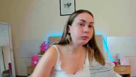 Snapshot of melaniecutys chatting on 07-30-26, 05:39 Melania online show from 07-30-26, 05:39