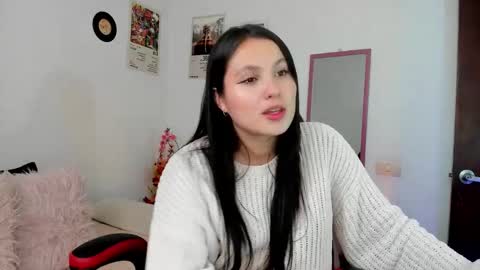 Snapshot of melanieev chatting on 02-12-26, 06:25 mel online show from 02-12-26, 06:25