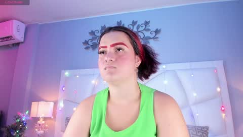 Snapshot of melanieklaus chatting on 12-19-24, 11:50 Melanie online show from 12-19-24, 11:50