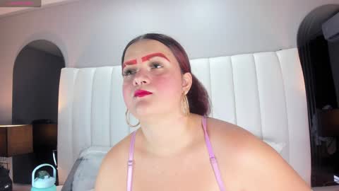 Snapshot of melanieklaus chatting on 01-25-25, 04:02 Melanie online show from 01-25-25, 04:02