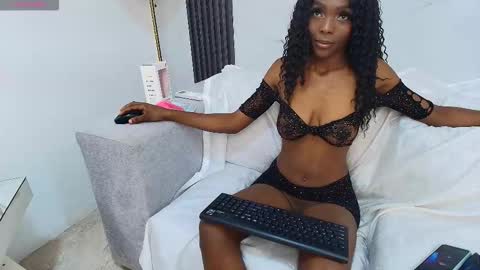 Melanie online show from 10-25-25, 01:18