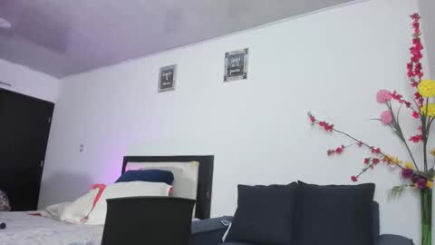 Snapshot of melaniie_roussel chatting on 12-03-25, 01:46 melaniie_roussel online show from 12-03-25, 01:46